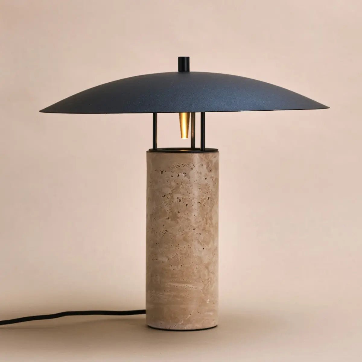 Nicolaas Travertine Lamp