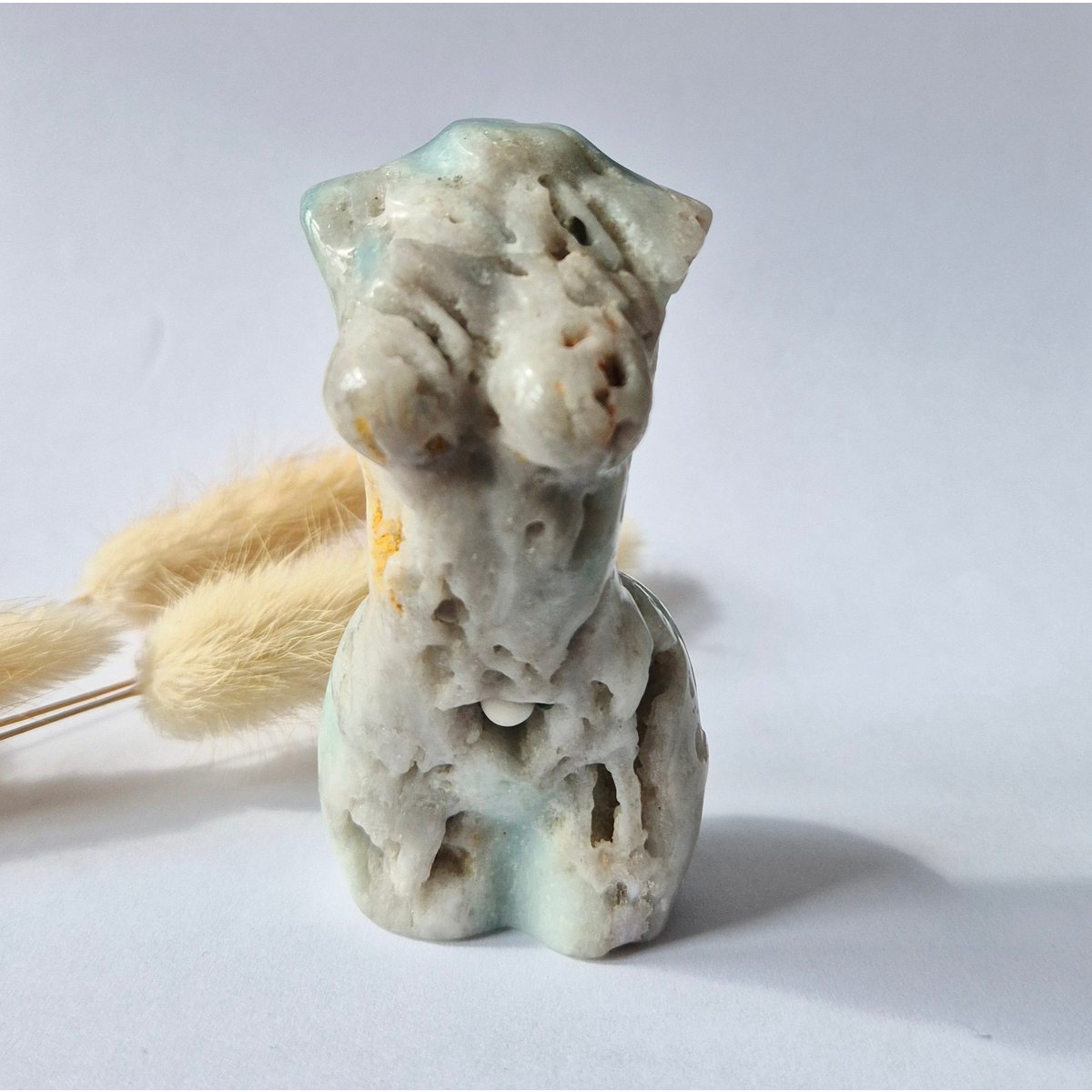 Caribbean Calciet Vrouwenbeeldje 8 Cm (#37) – Handgeslepen Edelsteen Goddess Carving