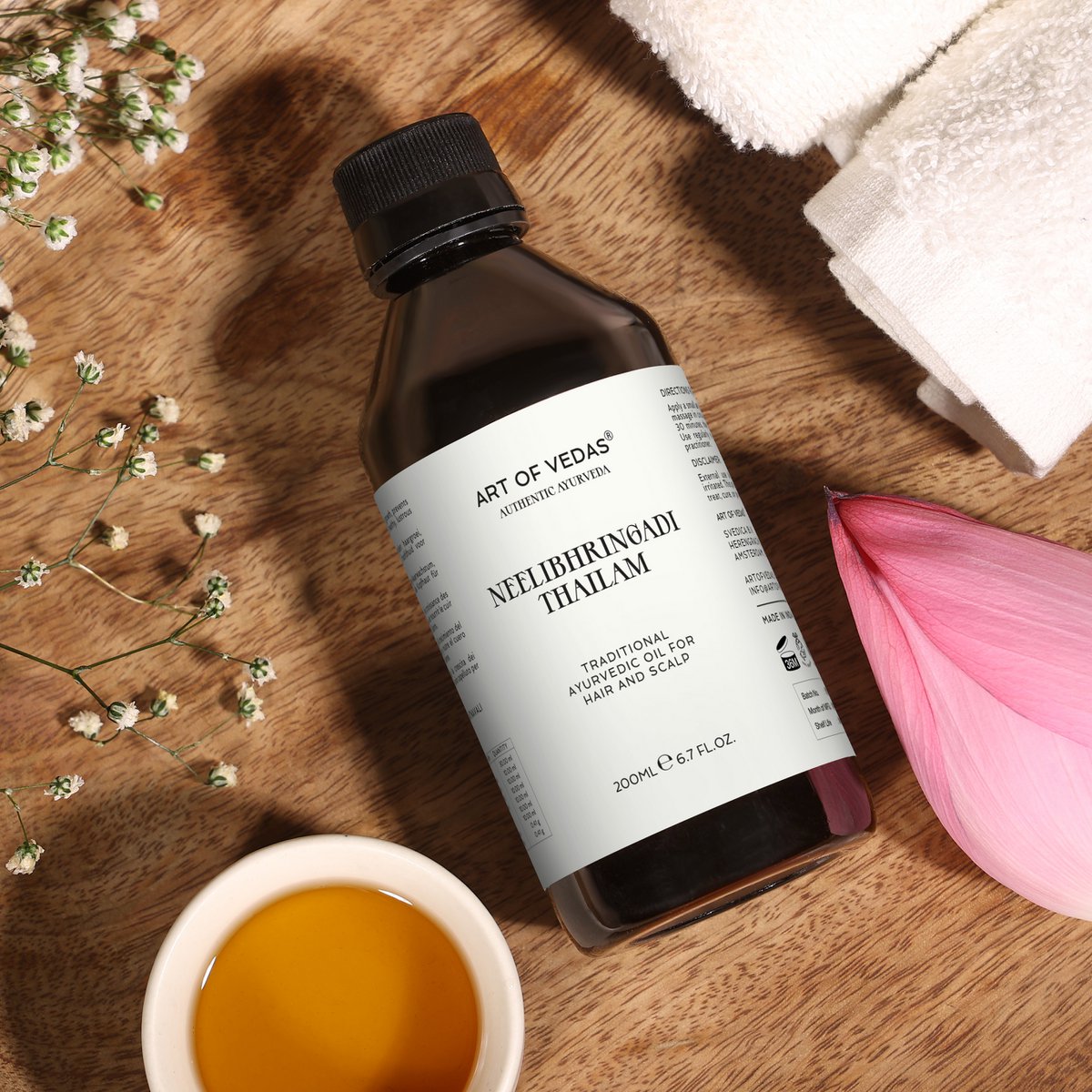 Neelibhringadi Thailam 200 Ml | Traditionele Kruidenolie Voor Haargroei, Hoofdhuidgezondheid En Versterking