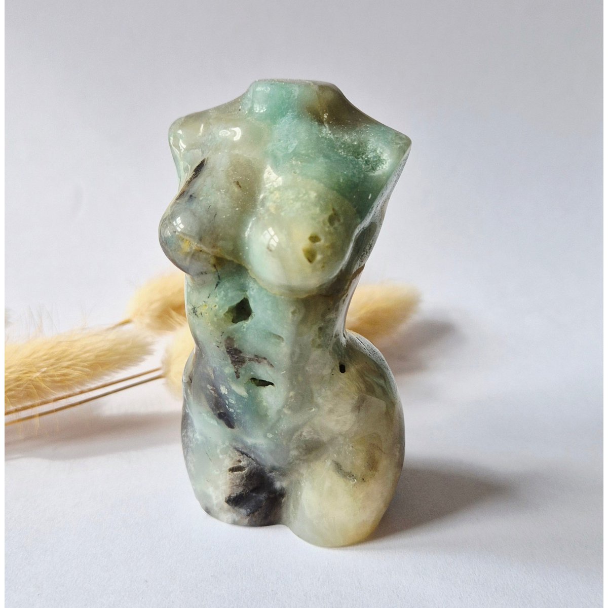 Caribbean Calciet Vrouwenbeeldje 8 Cm (#28) – Handgeslepen Edelsteen Goddess Carving