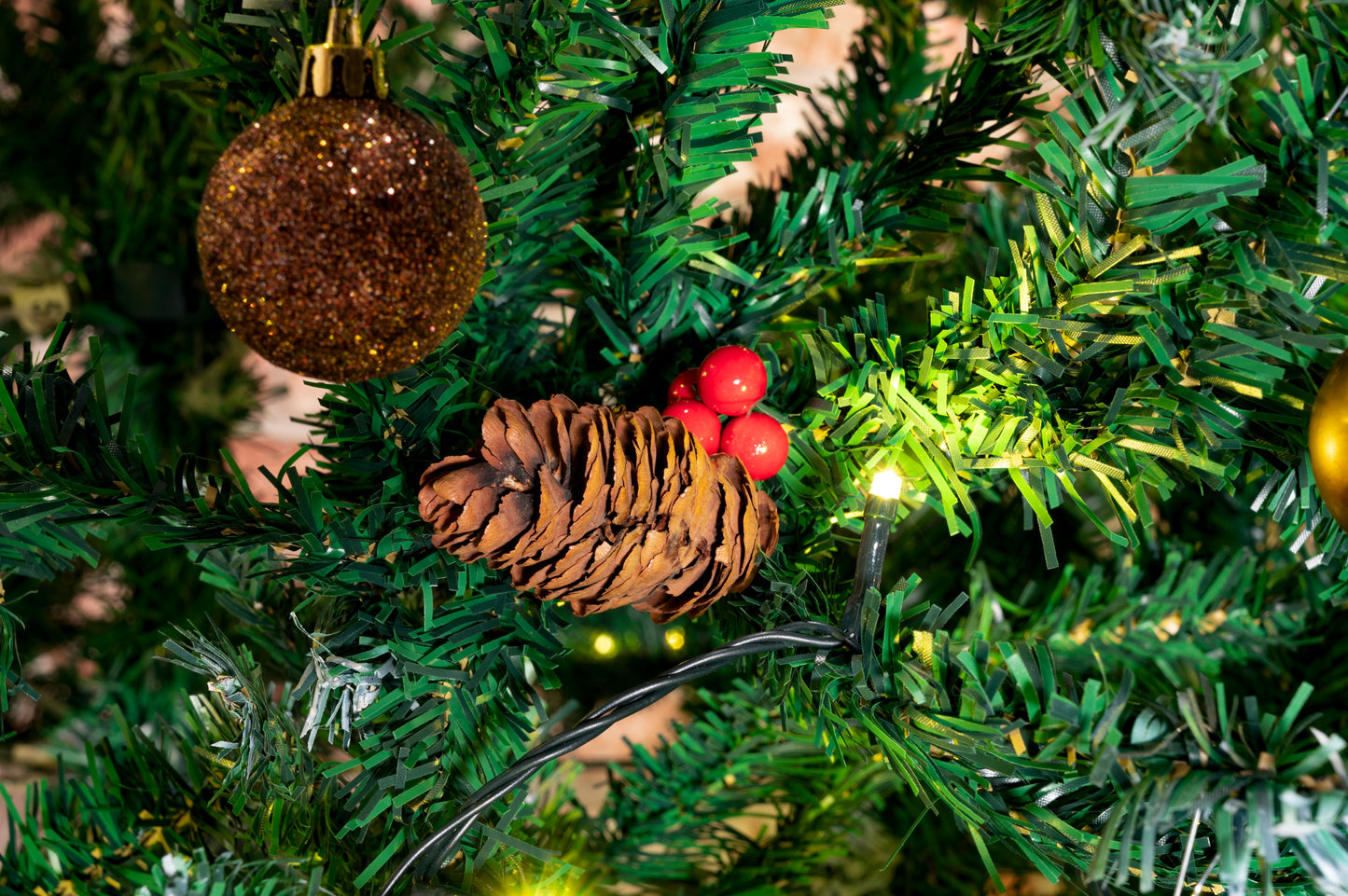 Xmas Tree Spruce 210Cm 1024Tip