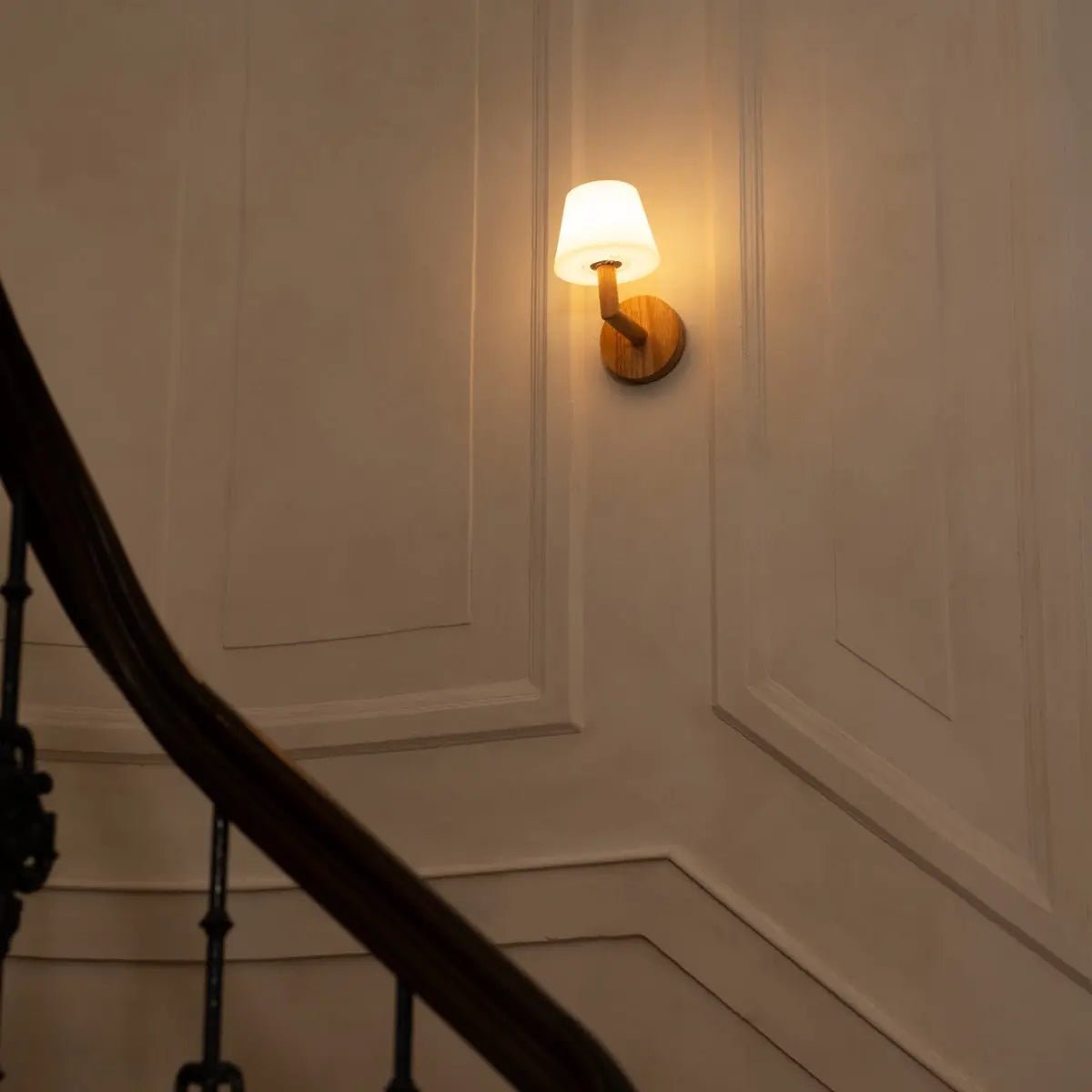 Ted Lichtbruine Houten Oplaadbare Wandlamp