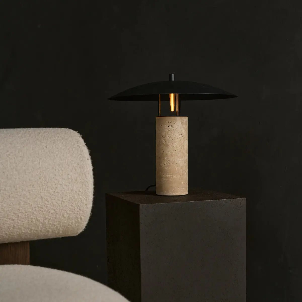 Nicolaas Travertine Lamp