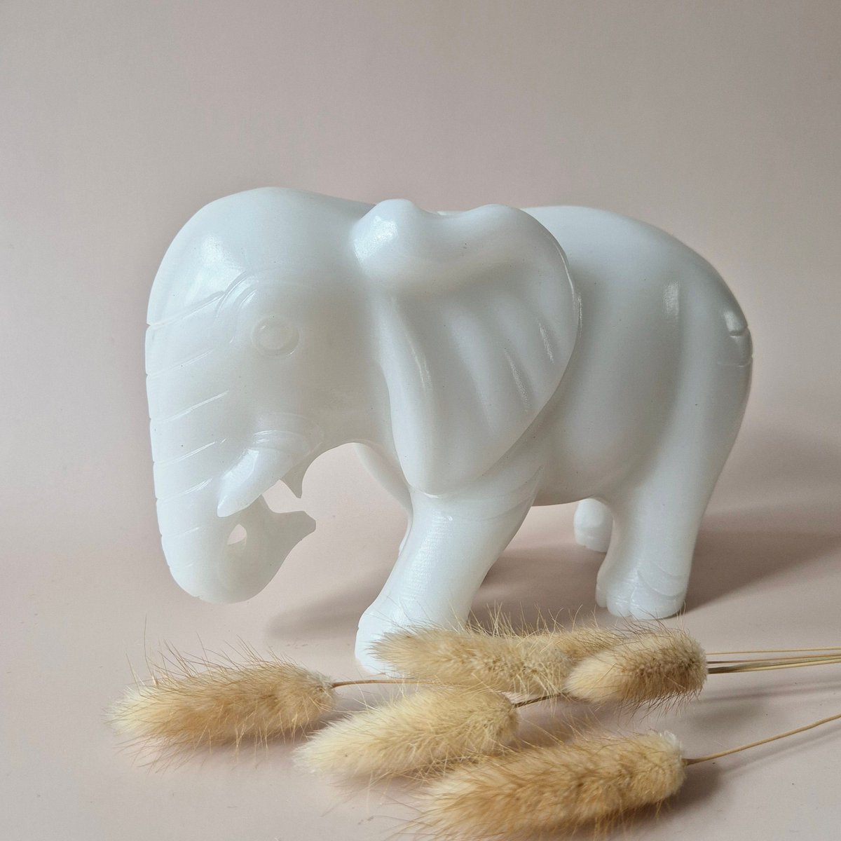 Edelsteen Grote Witte Jade Olifant – Ongeveer 3,5Kg – Symbool Van Wijsheid, Geluk & Bescherming