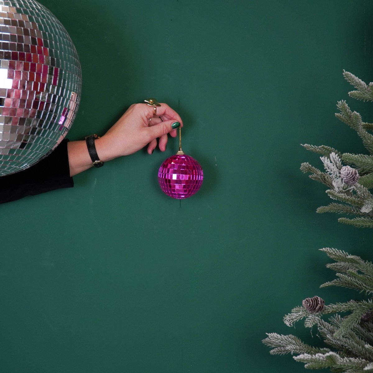 Kerstdecoratie - Kersthanger - Discobal - Foam - Roze - 8X8X8Cm