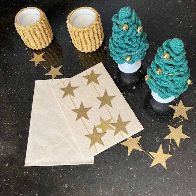 Luna-Leena Wenskaartenset + Slinger Sterren Goud - Verticaal - L115Cm - Goud - Ecovriendelijk Papier - Handgemaakt In Nepal