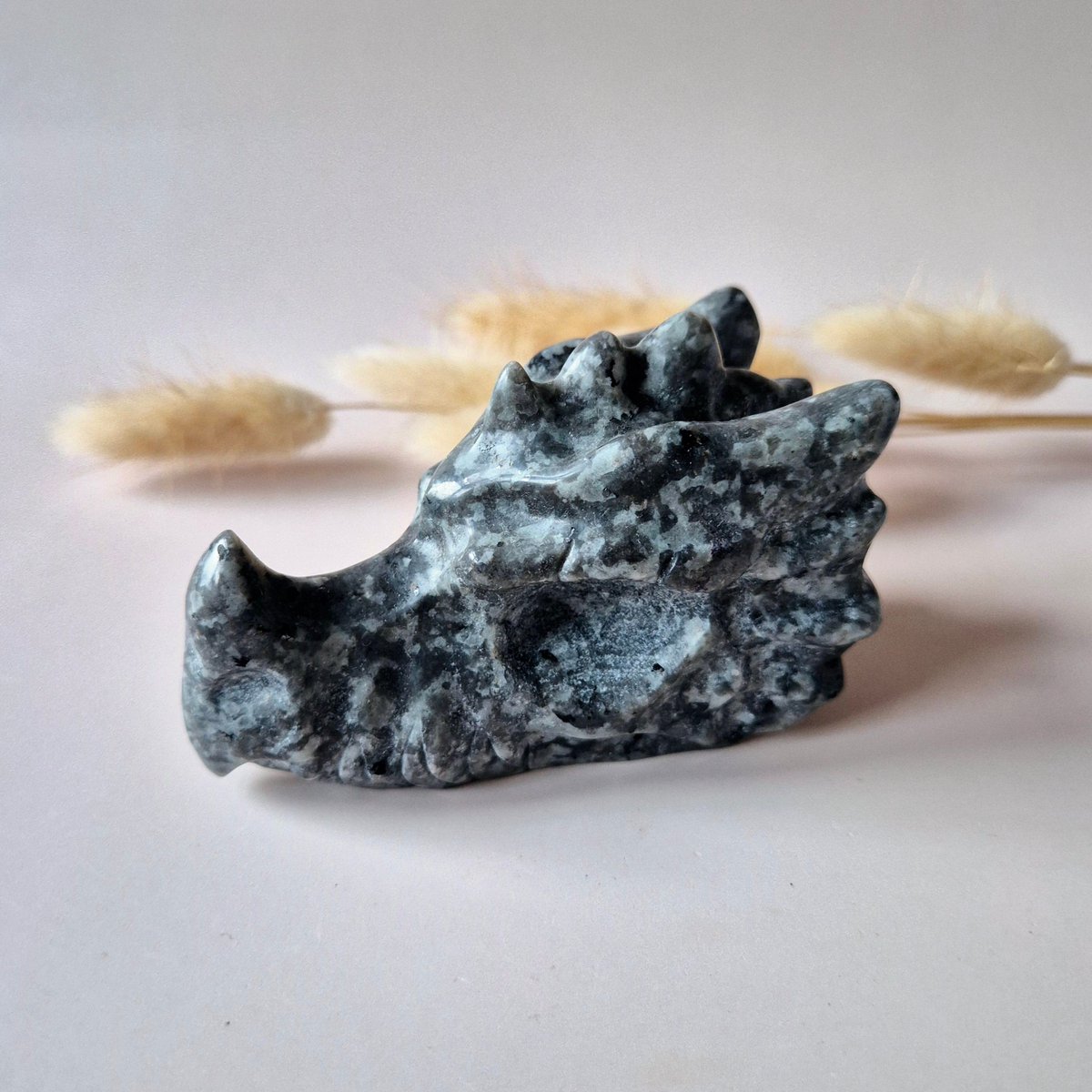 Edelsteen Drakenschedel Van Yooperlite – 7 Cm - Dragon Skull Carving