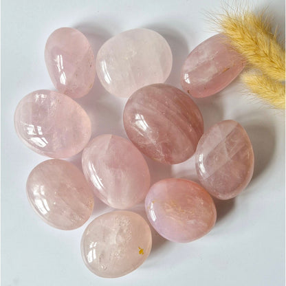 Edelsteen Rozenkwarts Palmsteen (6-8 Cm) – Liefde & Harmonie Handsteen Worrystone Zorgensteen