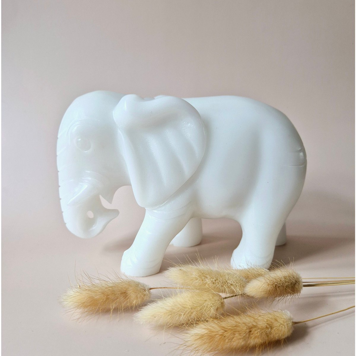 Edelsteen Grote Witte Jade Olifant – Ongeveer 3,5Kg – Symbool Van Wijsheid, Geluk & Bescherming