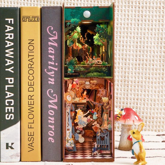 Tonecheer, Diy Book Nook, Alice In Wonderland Bookend, Tq128, 18X8X24,5Cm