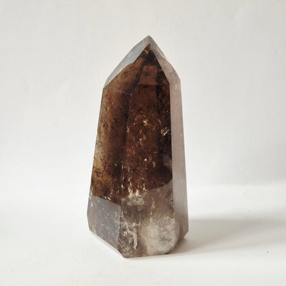 Rookkwarts Toren 330 Gram – Hoge Kwaliteit Smoky Quartz Met Diepe Insluitsels