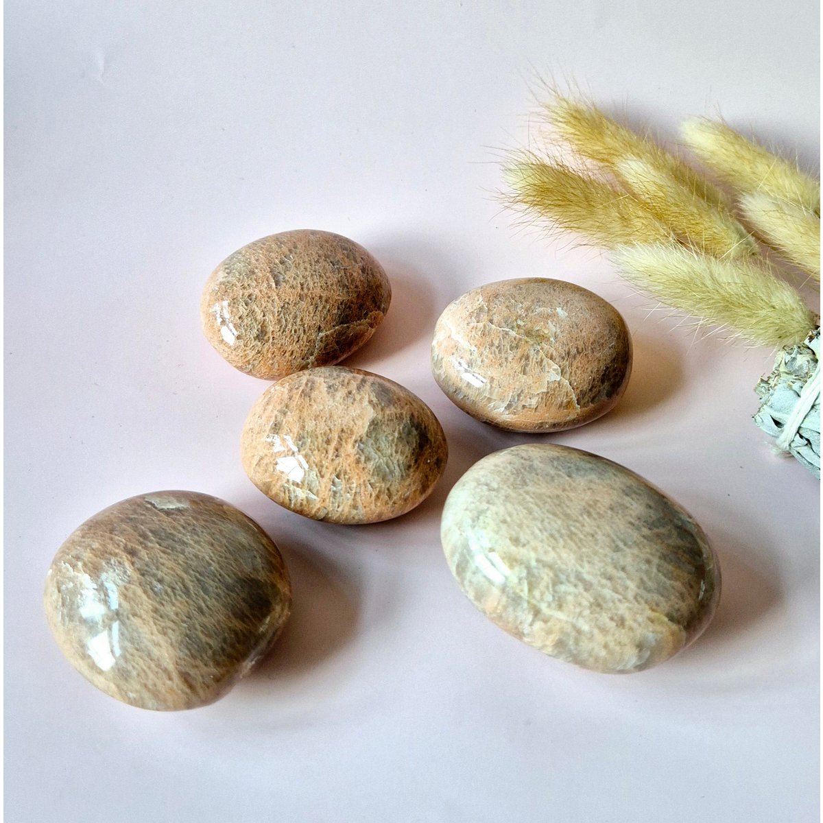 Peach Moonstone Palmstone 90-150Gr Handsteen Voor Rust En Balans Worry Stone Zorgensteen Maansteen