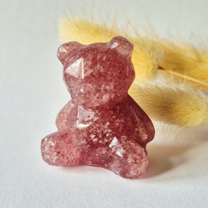 Edelsteen Facet Beer 4Cm Crystal Carving – Strawberry Quartz (Aardbeienkwarts)