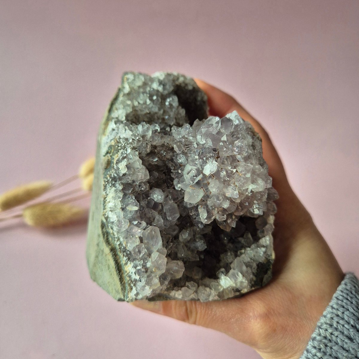 Edelsteen Amethist Geode Met Calciet Van 744 Gram – Spirituele Eyecatcher Met Krachtige Energie Cathedral