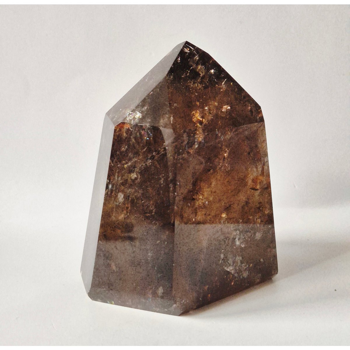 Rookkwarts Toren 642 Gram – Hoge Kwaliteit Smoky Quartz Met Diepe Insluitsels