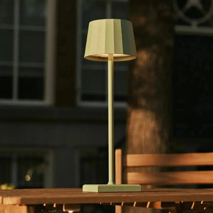 Combiset Professioneel | 8 X Wouter Sage Green Oplaadbare Tafellampen En Laadstation