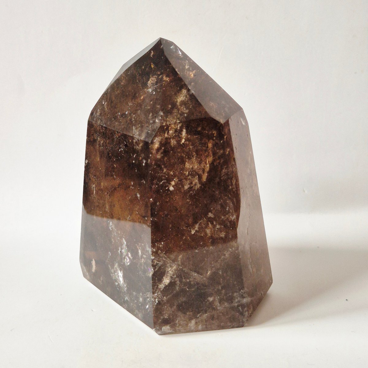 Rookkwarts Toren 642 Gram – Hoge Kwaliteit Smoky Quartz Met Diepe Insluitsels