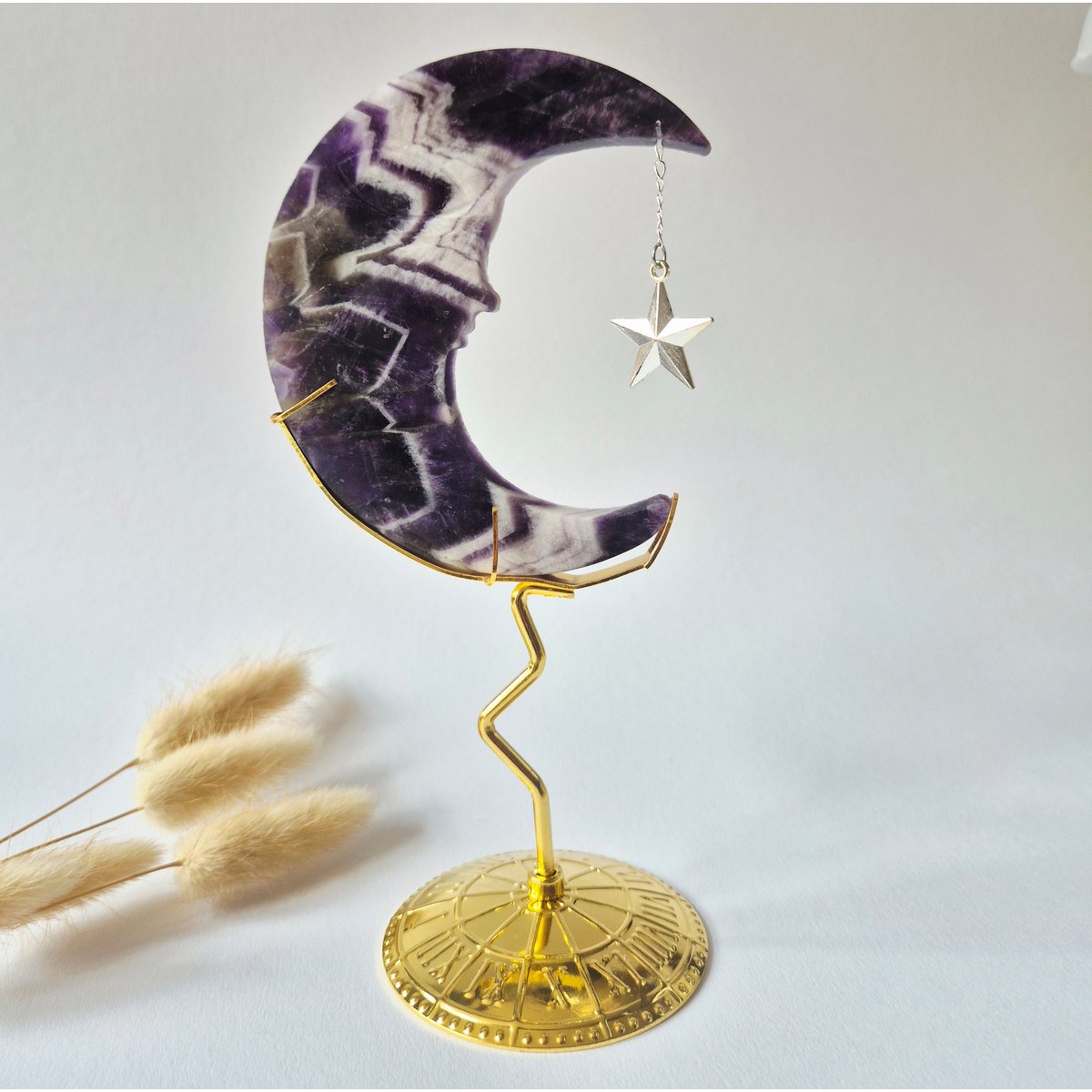 Dream Amethist Maan Op Goudkleurige Standaard – 10Cm #6 - Edelsteen Gezicht Gravure Spiritueel Interieur
