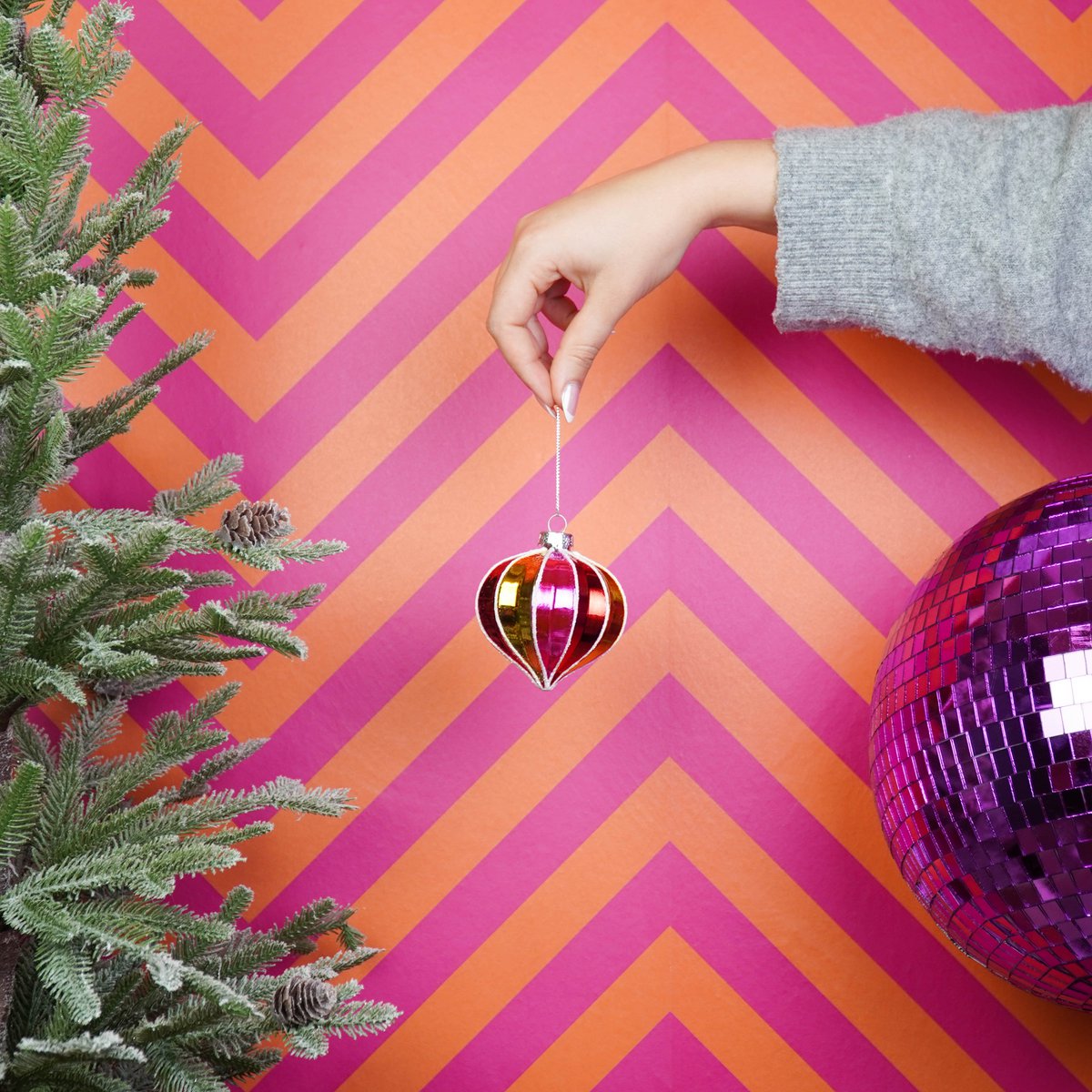 Ornament - Kerstbal - Glas - Meerkleurig - 8X8Cm