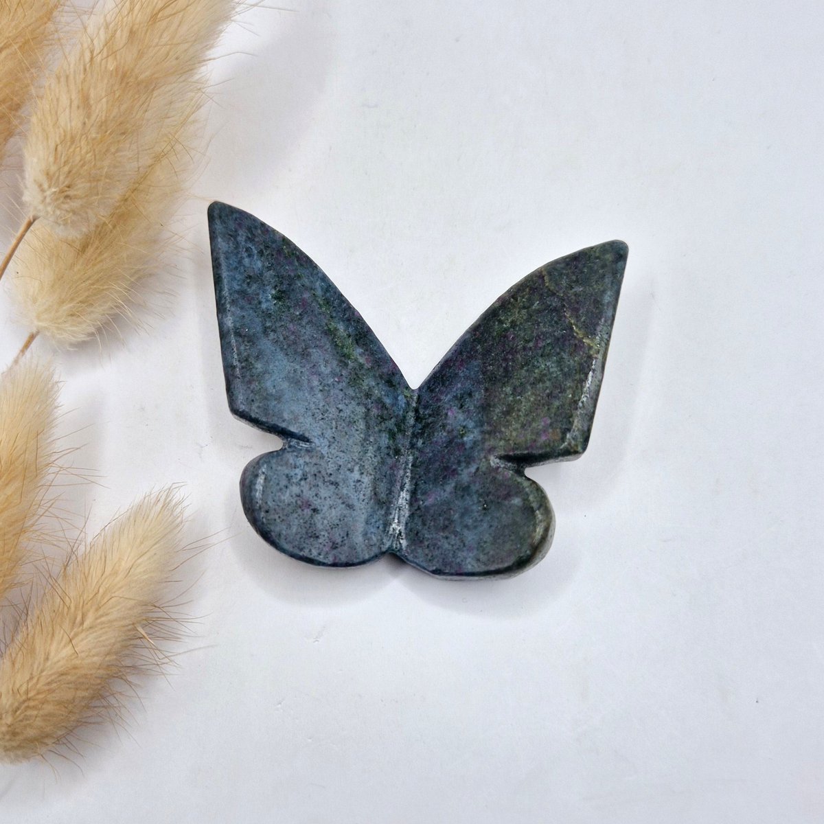 Edelsteen Vlinder 6X5 Cm – Ruby In Fuchsite (Uv Reactief)