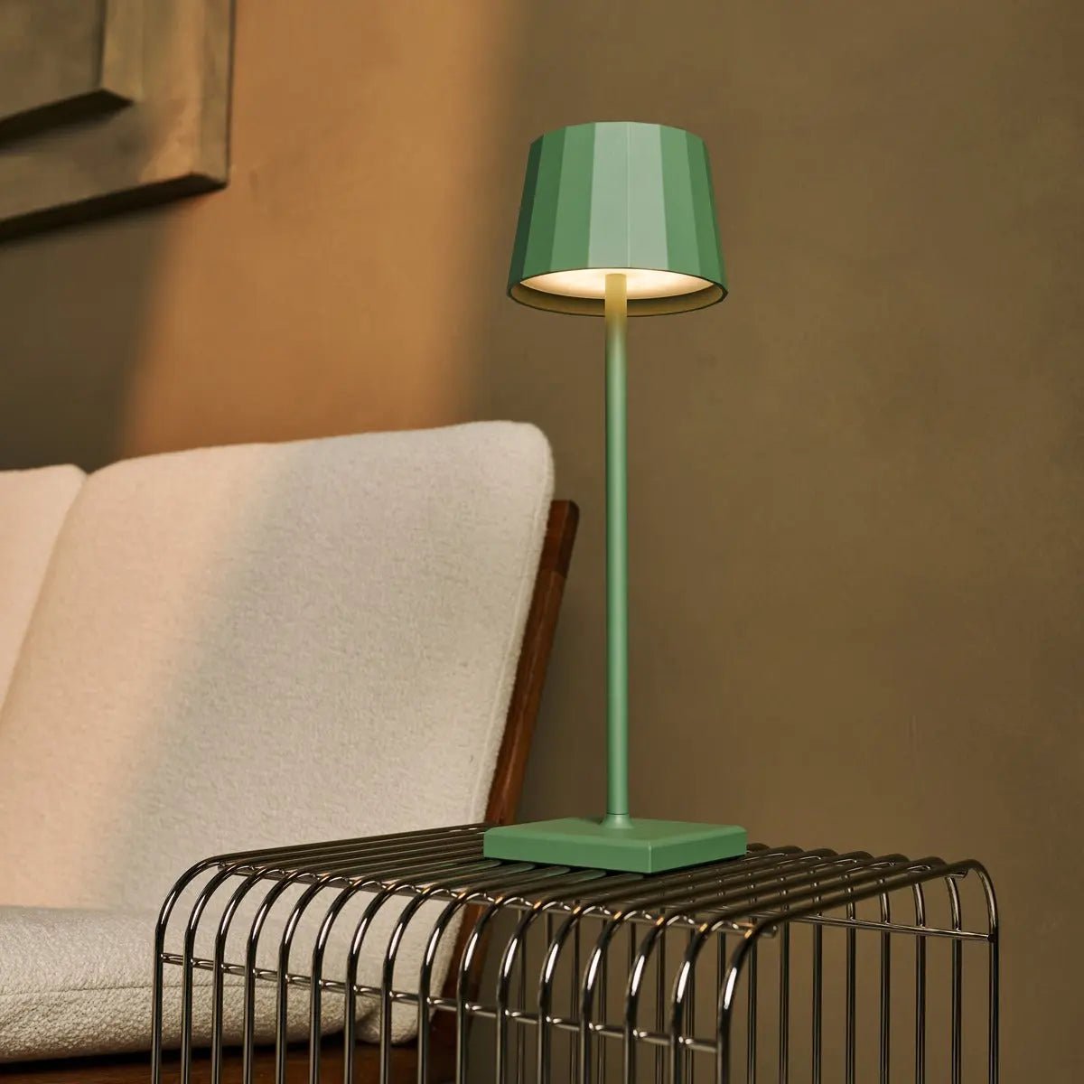 Combiset Professioneel | 8 X Wouter Sage Green Oplaadbare Tafellampen En Laadstation