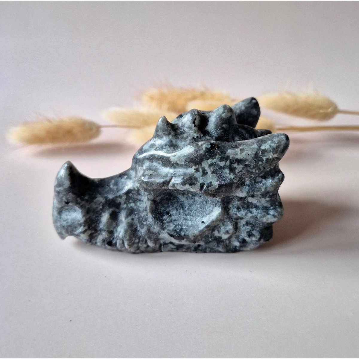 Edelsteen Drakenschedel Van Yooperlite – 7 Cm - Dragon Skull Carving