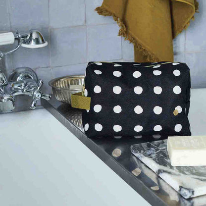 Mia Caviar 28 X 10 Toilettas