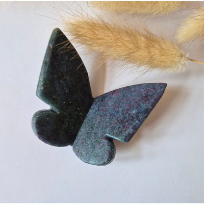 Edelsteen Vlinder 6X5 Cm – Ruby In Fuchsite Uv Reactief