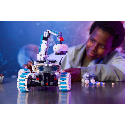 Lego Technic 42211 Lunar Outpost Maanrover Ruimtevoertuig
