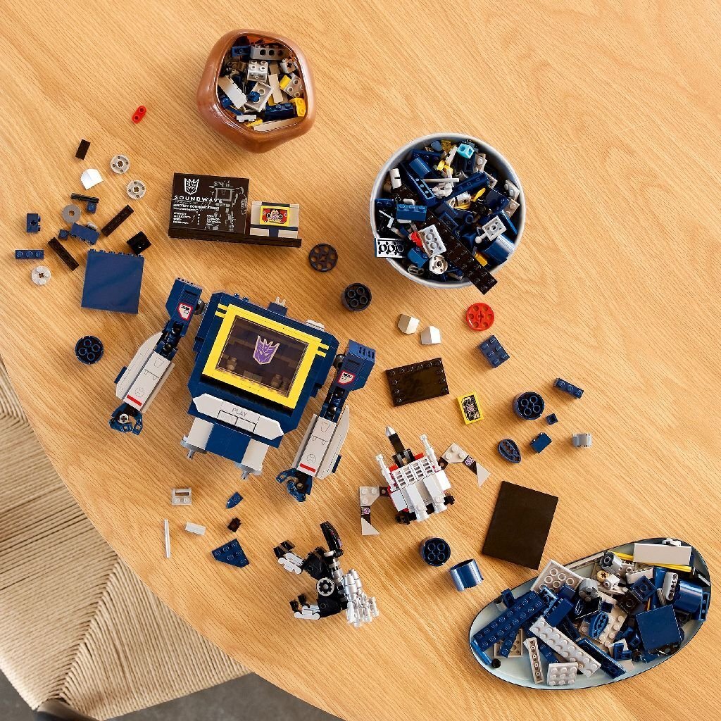 Lego Icons 10358 Transformers Soundwave