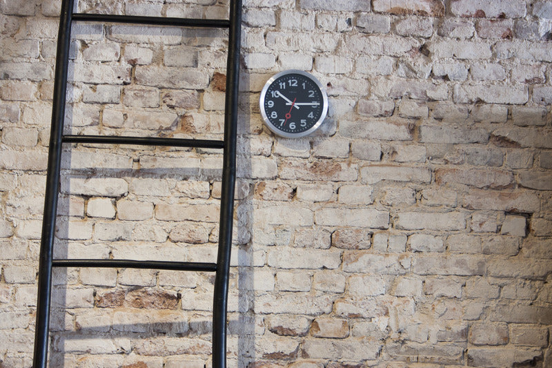 Nextime Ne-3998Arzw Wandklok 'Station' Ø19 Cm, Geborsteld Aluminium Zwart
